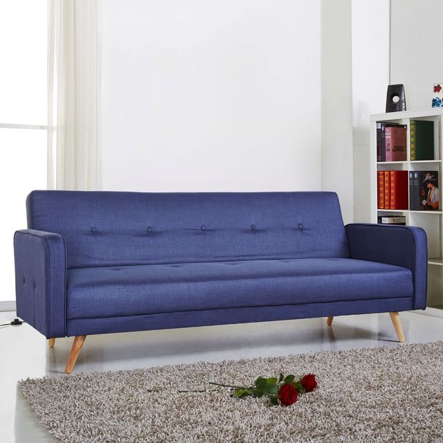 Canapé clic-clac 2 place Lili, structure en bois de pin, garnissage mousse, L 205 x P 88 x H 82 cm, dimensions couchage L 205 x P 110 x H 43 cm, 384 euros, delamaison.com