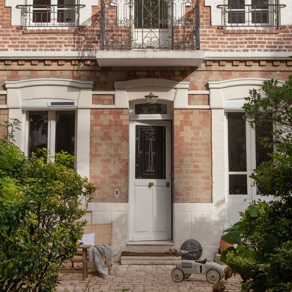 Le charme de la maison opère dès l'extérieur