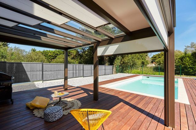 Au-delà de la pergola, Gustave Rideau étend ses collections à d'autres idées : le pool-house ou le carport, par exemple.