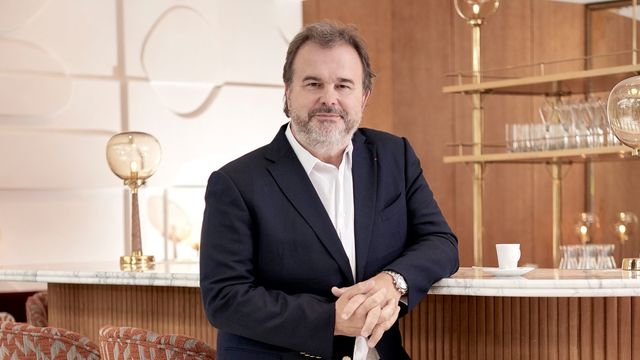 Où vit le chef pâtissier Pierre Hermé ?