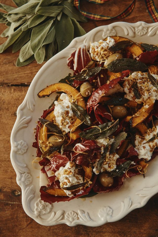 Avec l'envie de préparer certaines recettes de fêtes en amont, la salade de courges rôties est une bonne option.