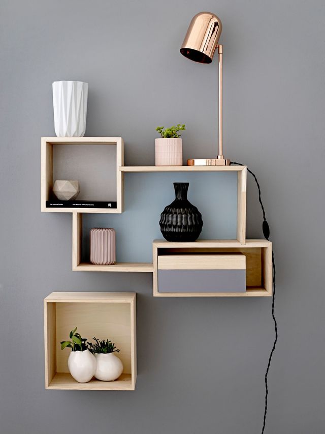 Etagère en bois, à partir de 129 euros, Bloomingville.